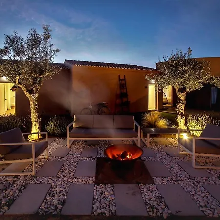 Bed and Breakfast Alamos Retreat - Wellness & Yoga Boutique