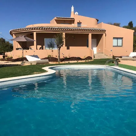 לינה וארוחת בוקר Alamos Retreat - Wellness & Yoga Boutique